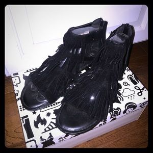 Bamboo fringe sandals. New without box